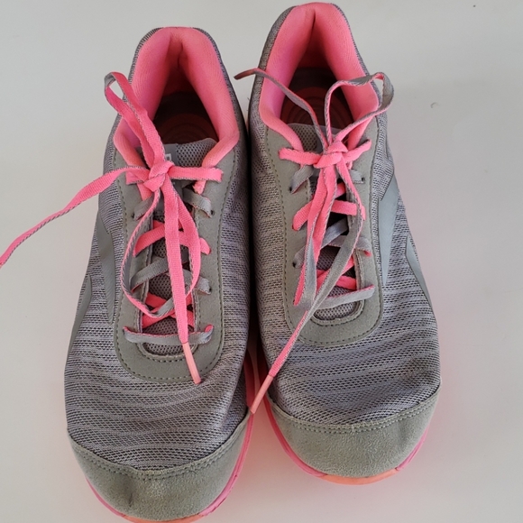 Reebok shoes - Picture 4 of 8